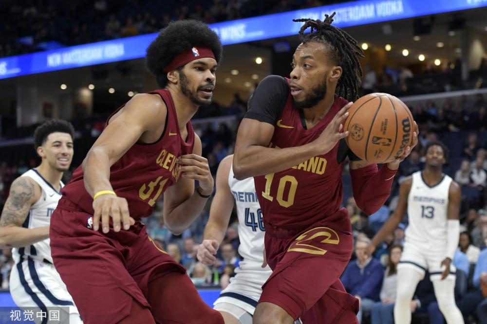 举步维艰 举步维艰