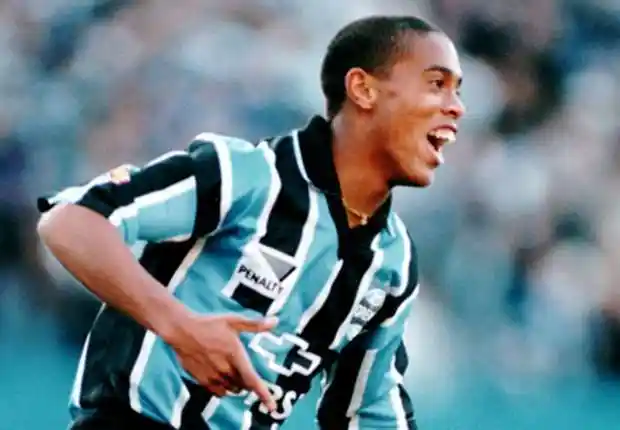 时占据优势 时占据优势