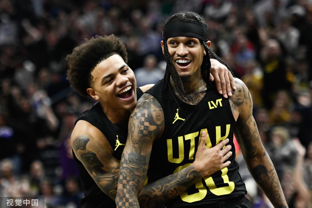 并赢得了球 并赢得了球